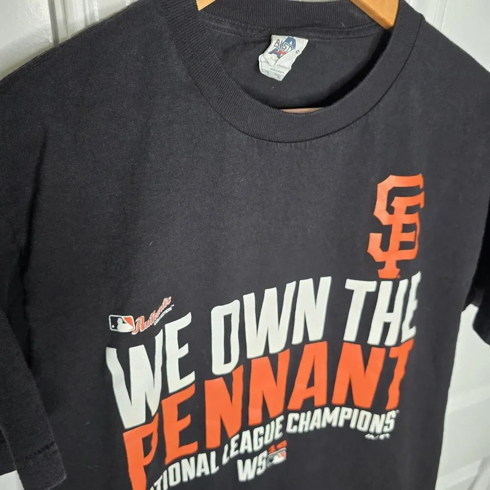 San Francisco Giants We Own The Pennant Size L T-Shirt World Series Champ 2014